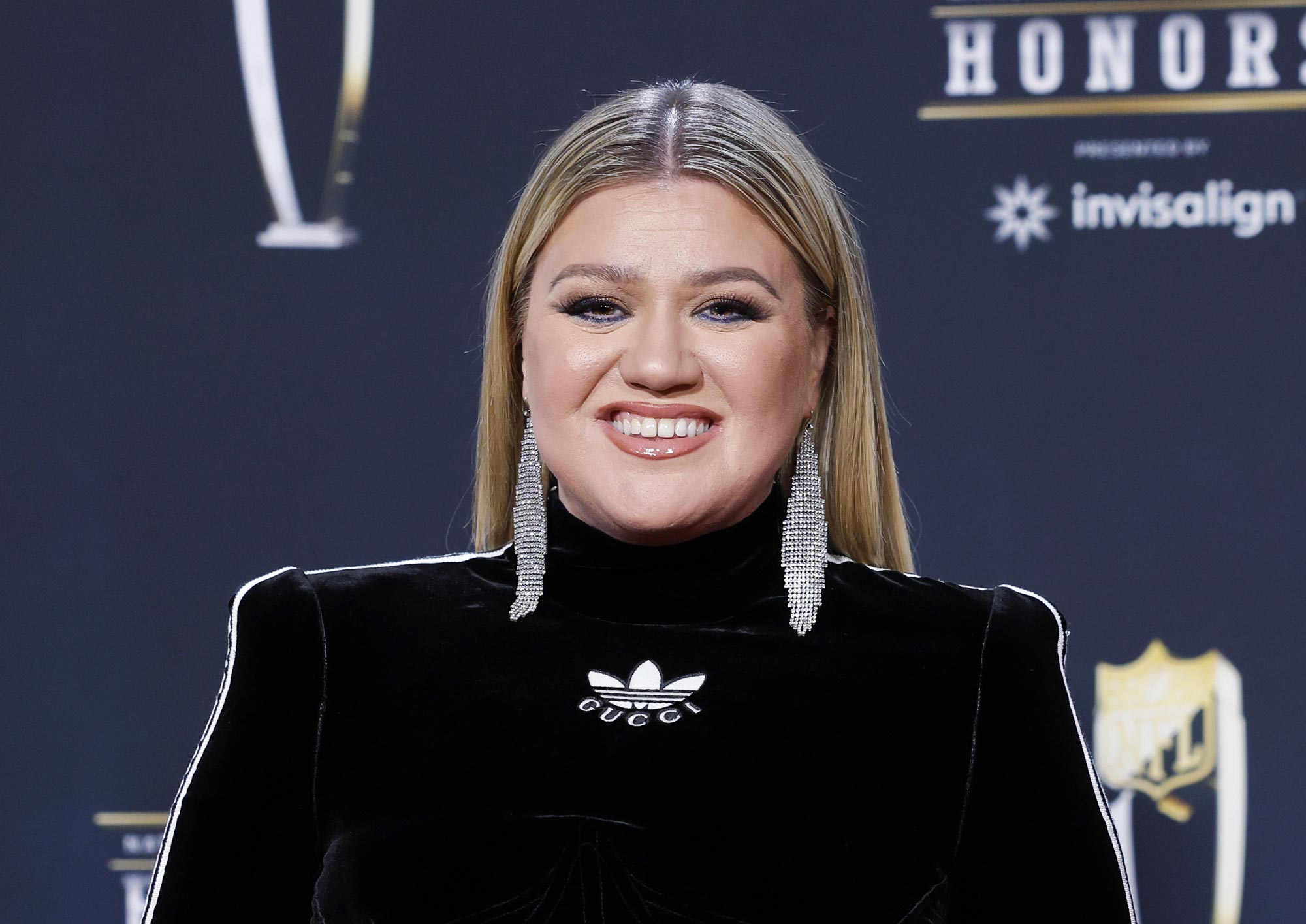 Kelly Clarkson Talks Parenting On Glennon Doyle's Podcast