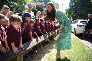 princess-kate-green-leopard-print-dress-2