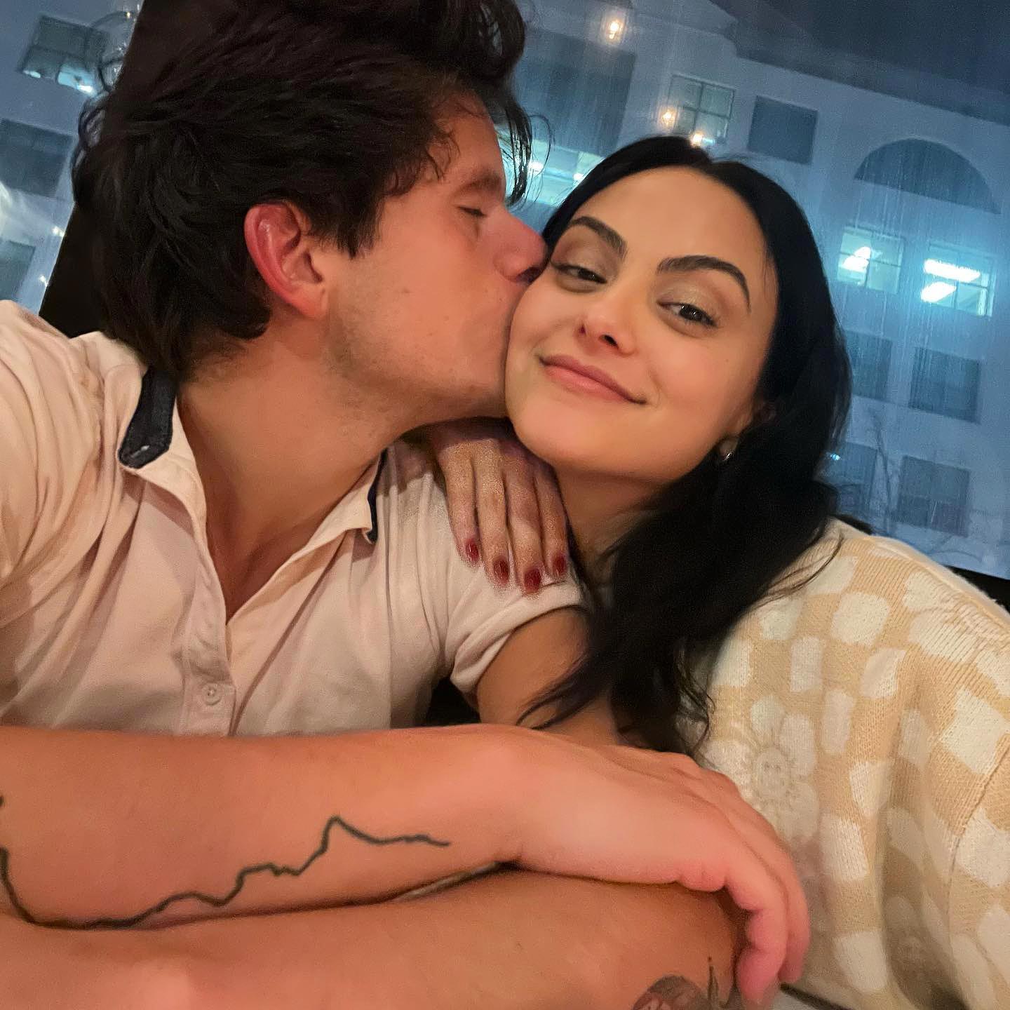 Camila Mendes ฉลองครบรอบ 2 ปีกับแฟนหนุ่ม Rudy Mancuso