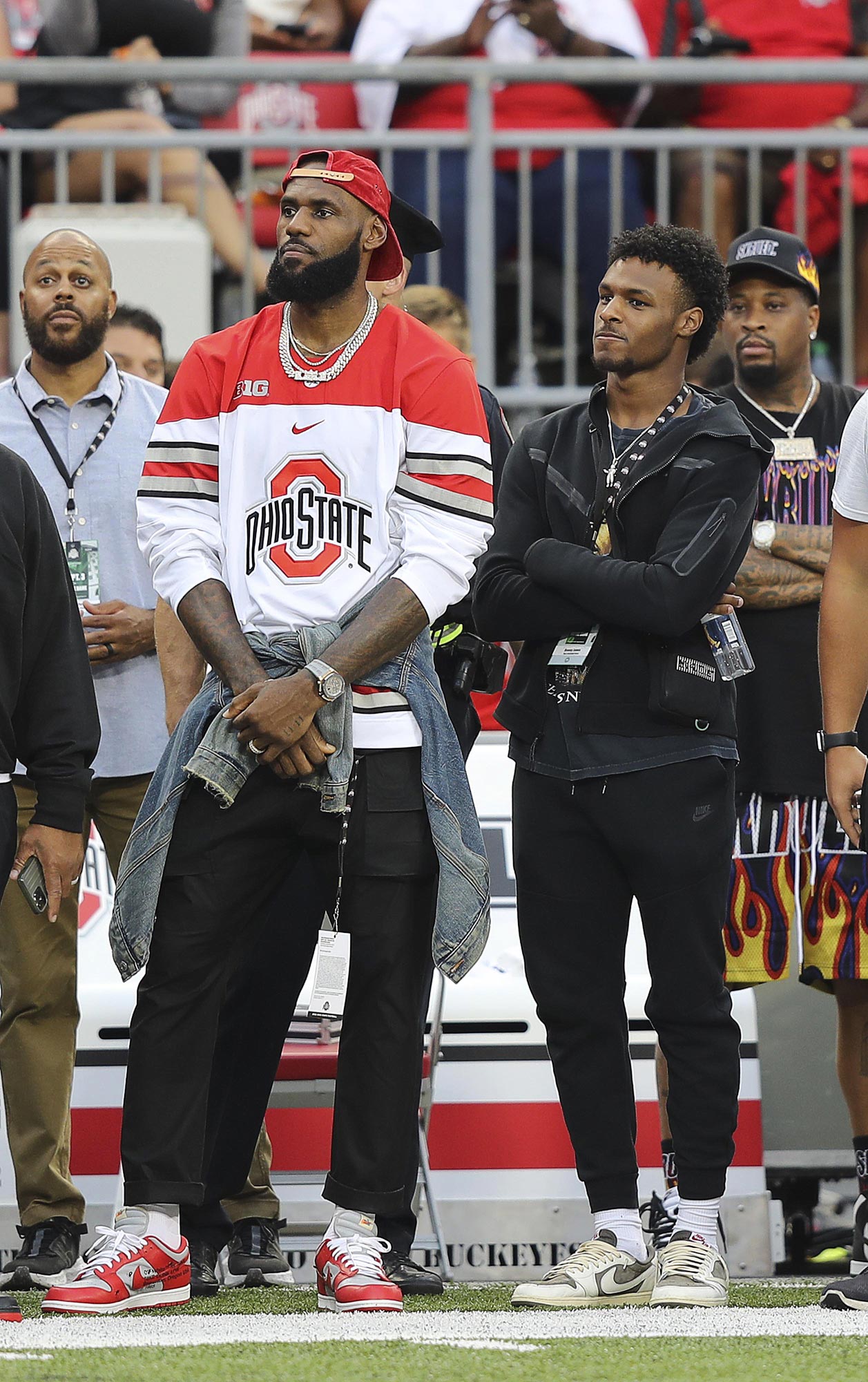 Lebron james at on sale his son's basketball game