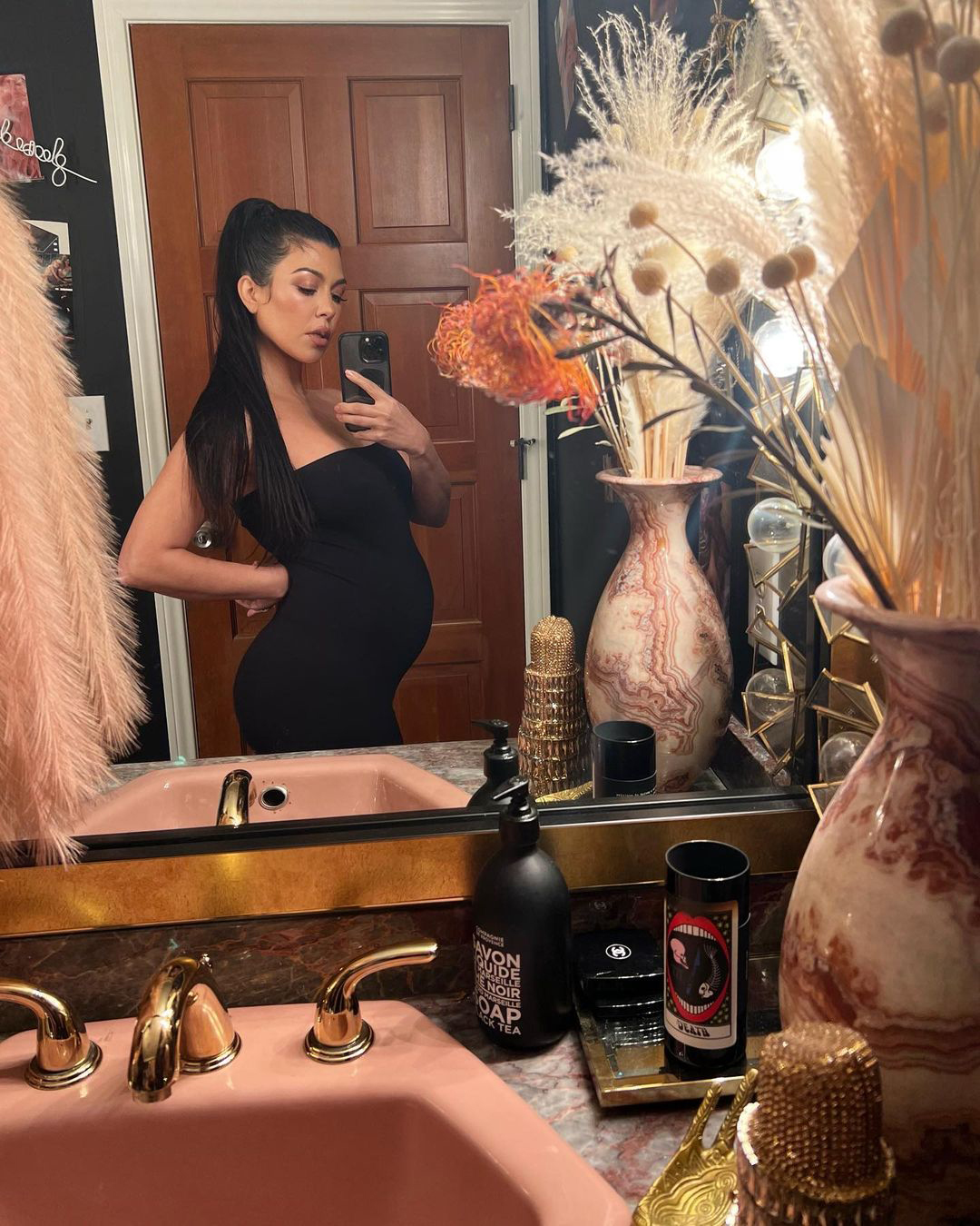 See Kourtney Kardashian's Baby Bump Photos Before 4th Child Is Born