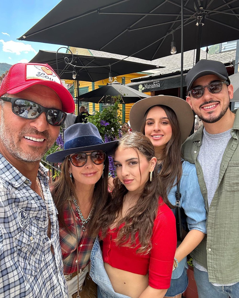 Kyle Richards and Mauricio Umansky Pose Together for 4th of July Family Photo Amid Separation 2