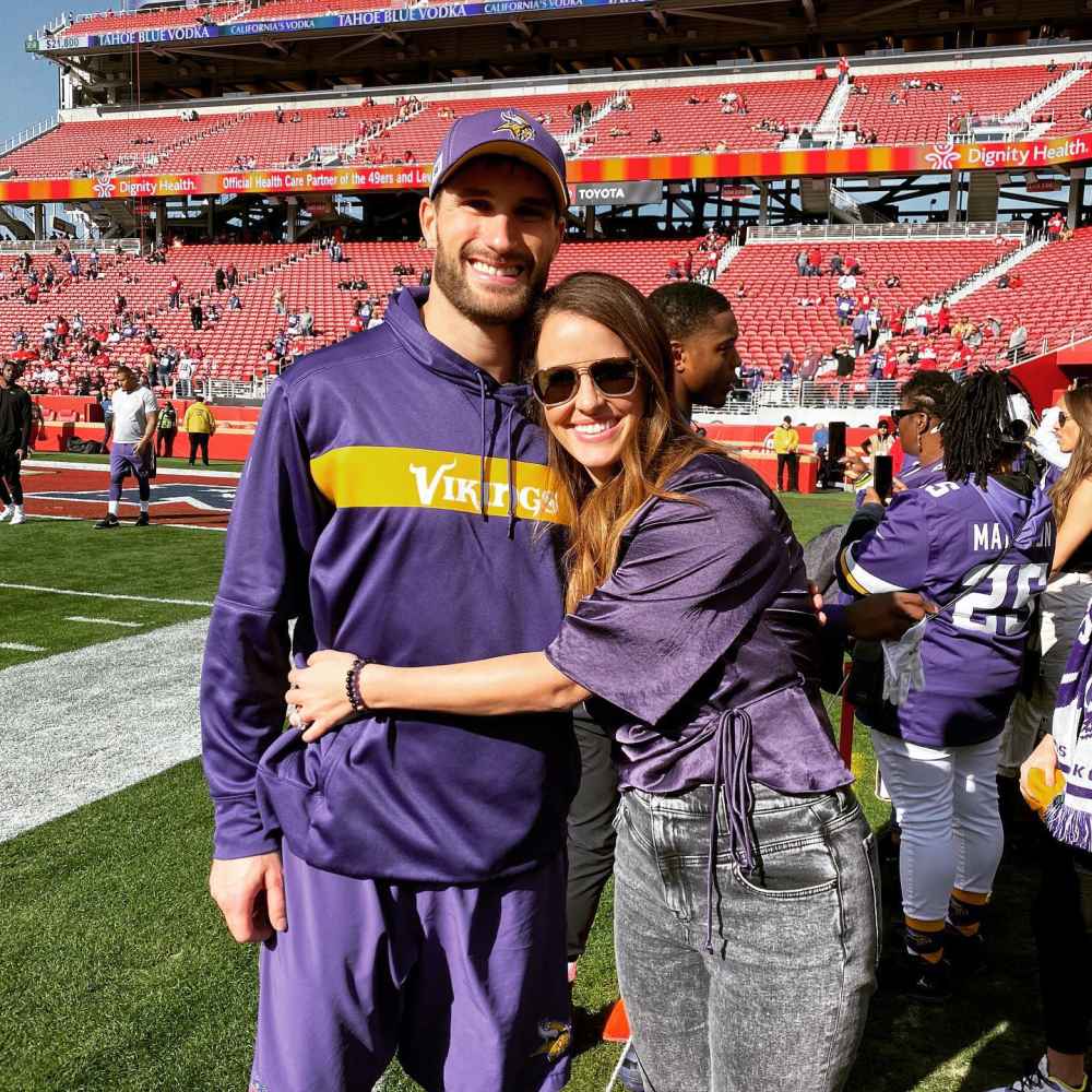 Garis Waktu Hubungan Sepupu Minnesota Vikings QB Kirk dan Istri Julie Hampton