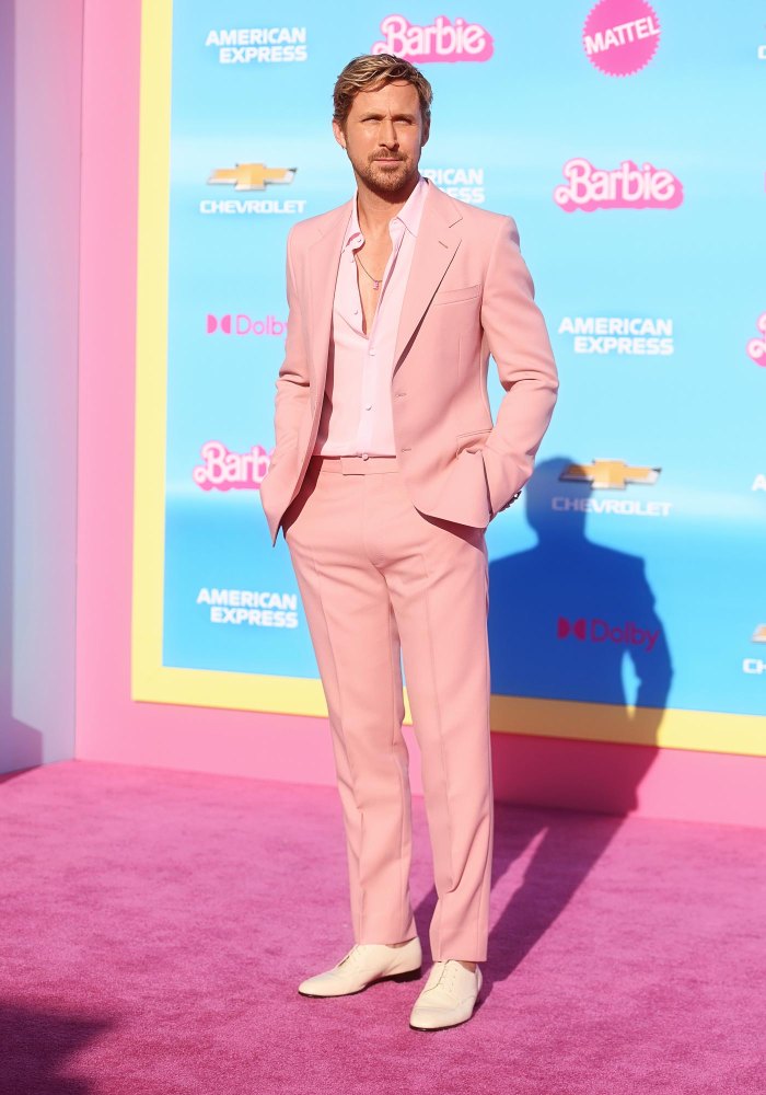 Ryan Gosling porte un collier E à Barbie Premiere 246