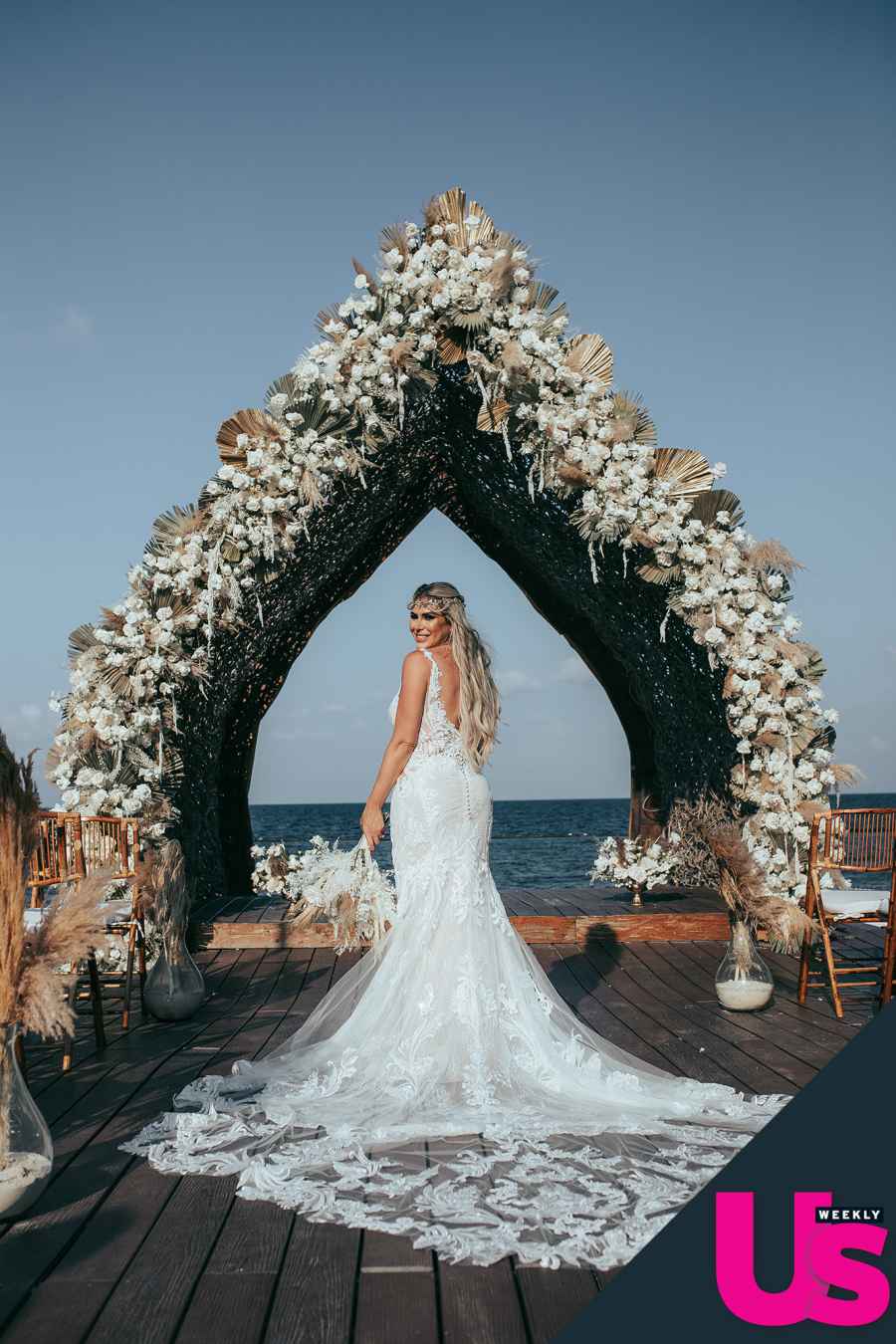 Bachelor Nation's Juelia Kinney Marries Evan Bass' Brother Aaron Bass in Cancun: Photos