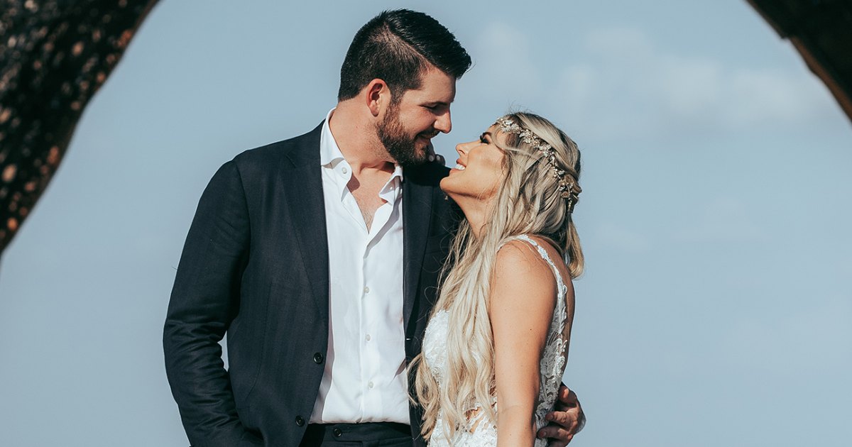 Bachelor Nation’s Juelia Kinney Marries Aaron Bass in Cancun: Pics