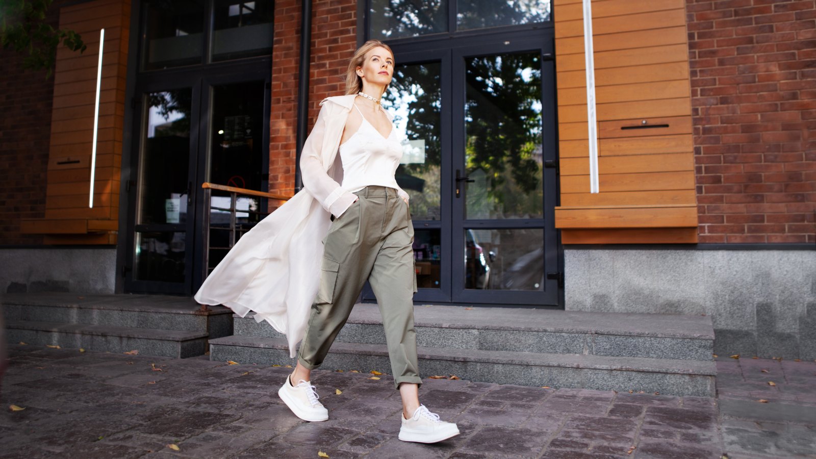 Women's joggers - with what to wear • DRESS Magazine