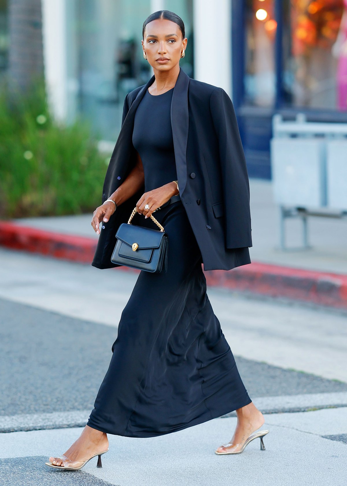 Photos from Celebrity Street Style - E! Online in 2023  Celebrity street  style, Maxi dress pattern, Street style