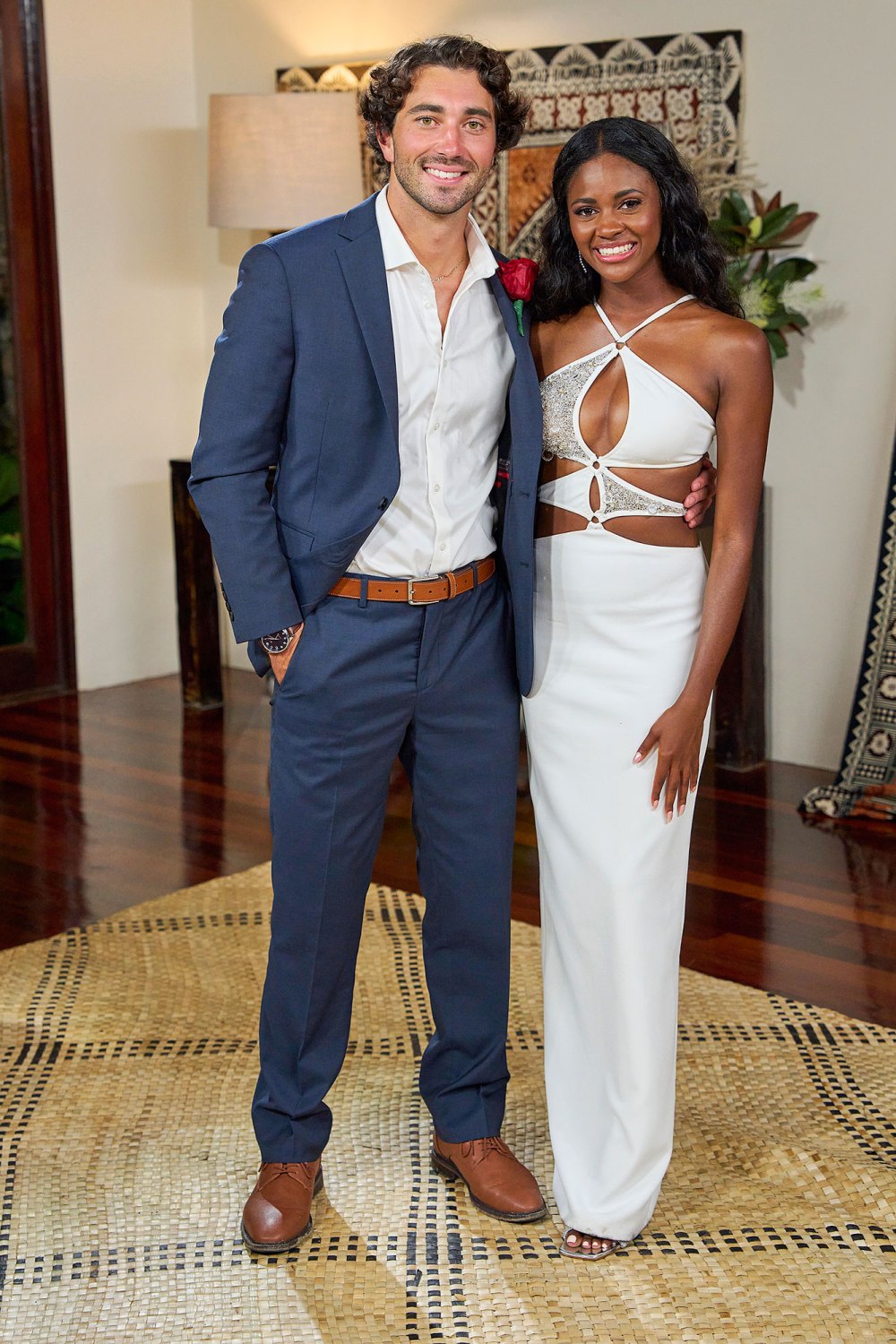 Who Does Joey Pick On The Bachelor 2024 Denise Donielle