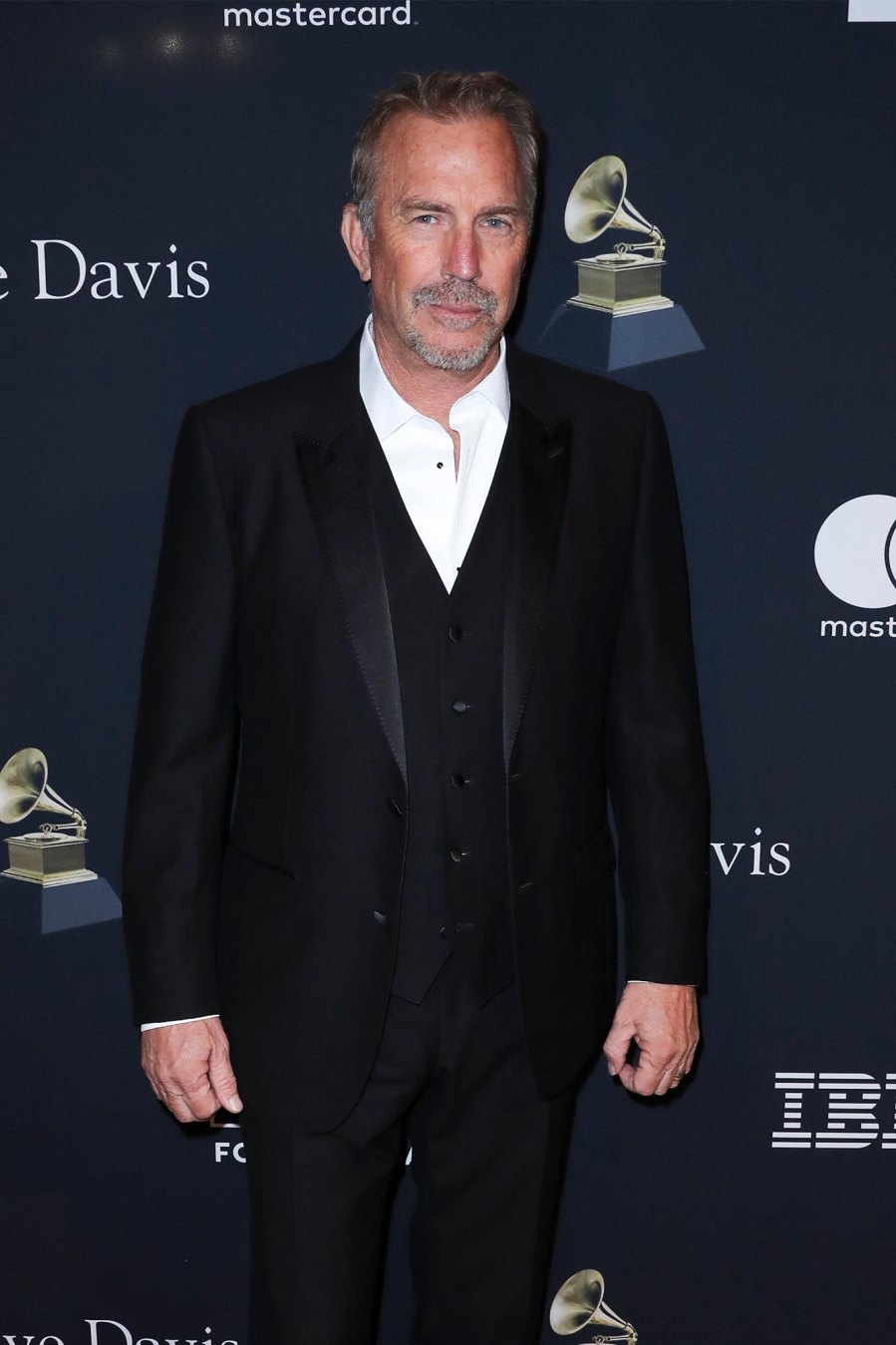 Kevin Costner sings to Taylor Swift's breakup song on 'Eras Tour