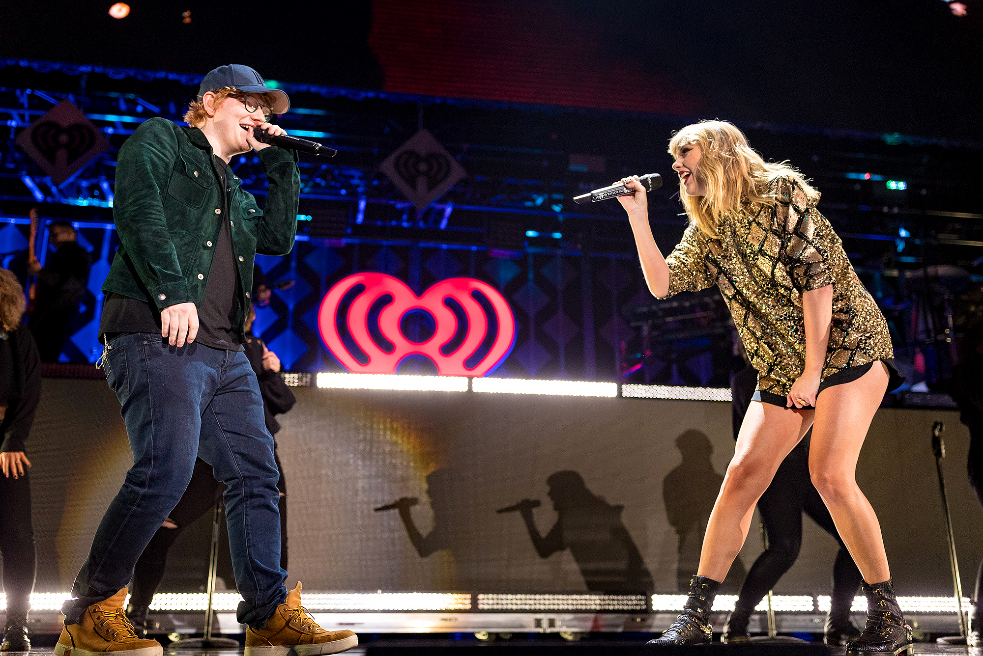 ช่วงเวลาแห่งมิตรภาพที่ดีที่สุดของ Taylor Swift และ Ed Sheeran ในช่วงหลายปีที่ผ่านมา