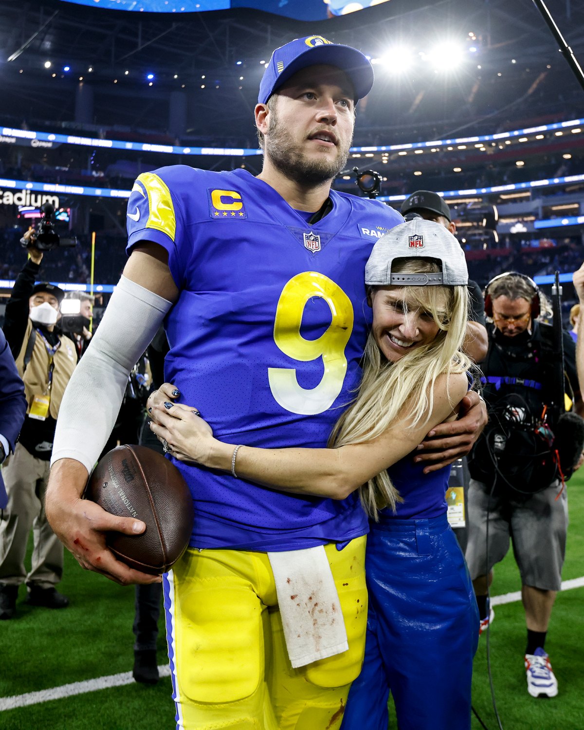 How Matthew Stafford handled wife Kelly's locker room comments