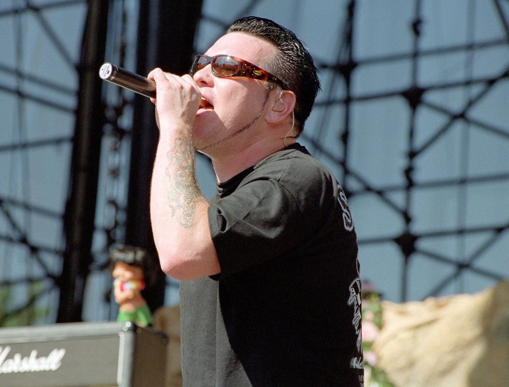 Steve Harwell, former lead singer of Smash Mouth, dies at 56 - ABC