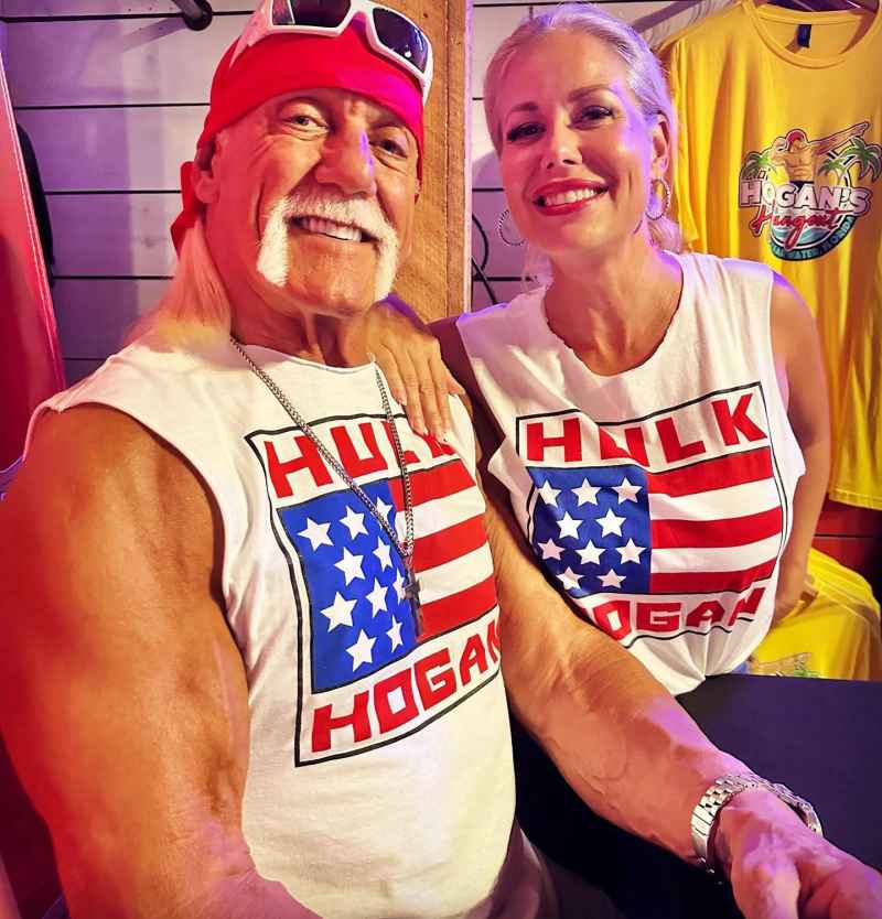 Wrestling Legend Hulk Hogan Marries Fiancee Sky Daily 2 Months After Engagement