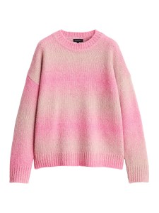 pink sweater