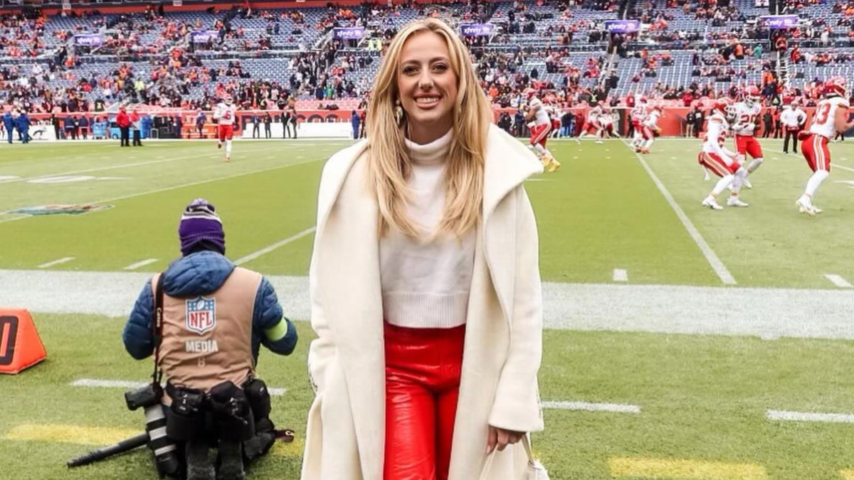 Brittany Mahomes' Red Pants Help Her Brace the Cold in Style at Chiefs Game