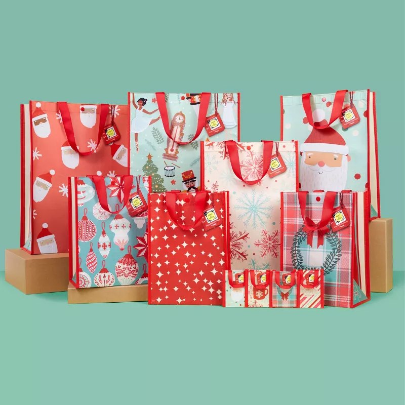 Personalize Your Holiday Presents With Resuable Gift Bags