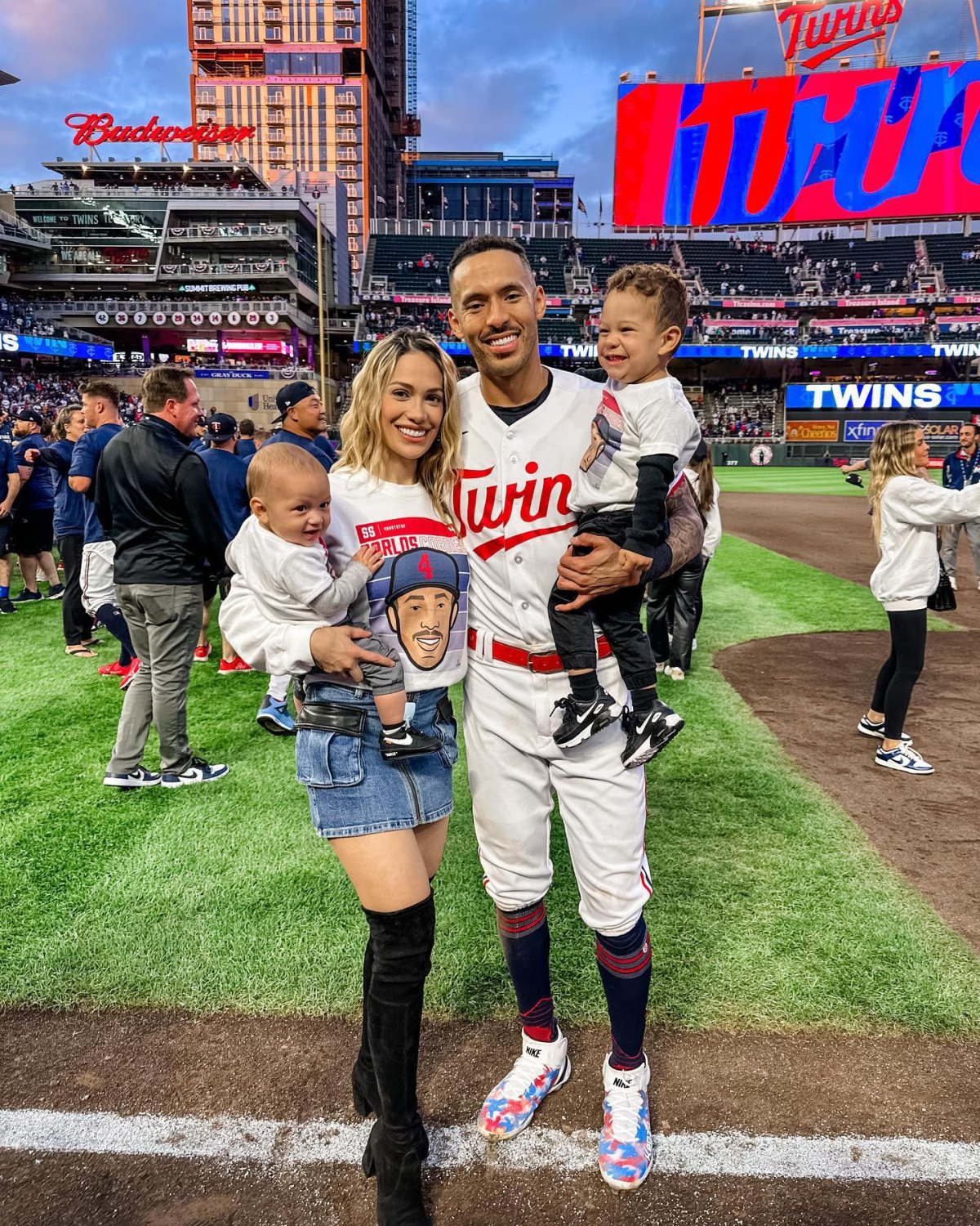 The 10 Hottest Wives In Baseball