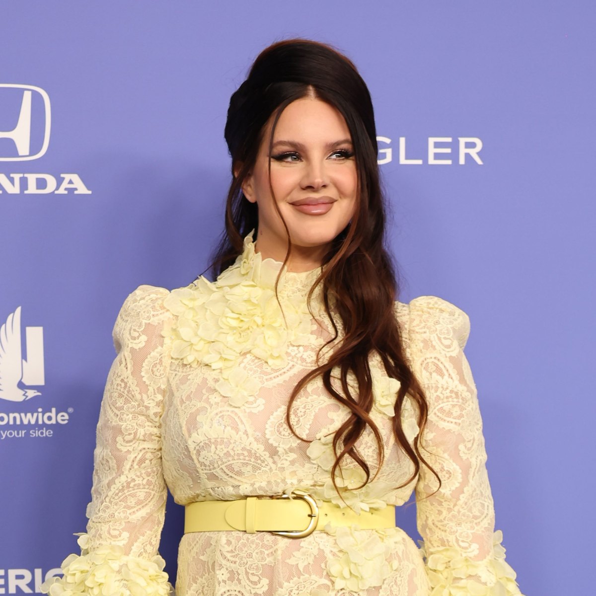 Lana Del Rey shuts down influencer's witchcraft accusations - Los