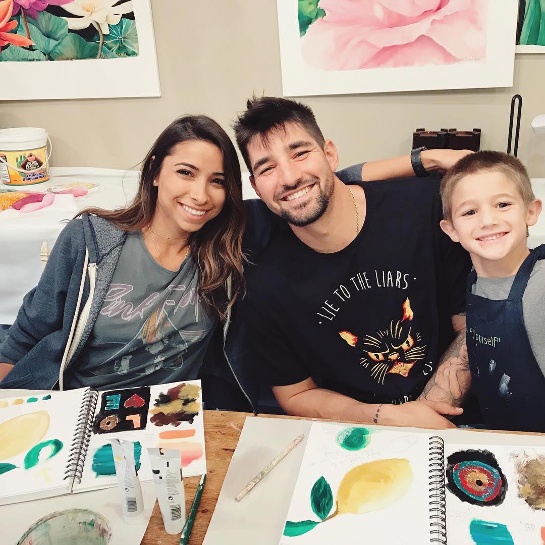 El hijo de la estrella de los Filis, Nick Castellanos, Liam es su mayor admirador: fotos familiares