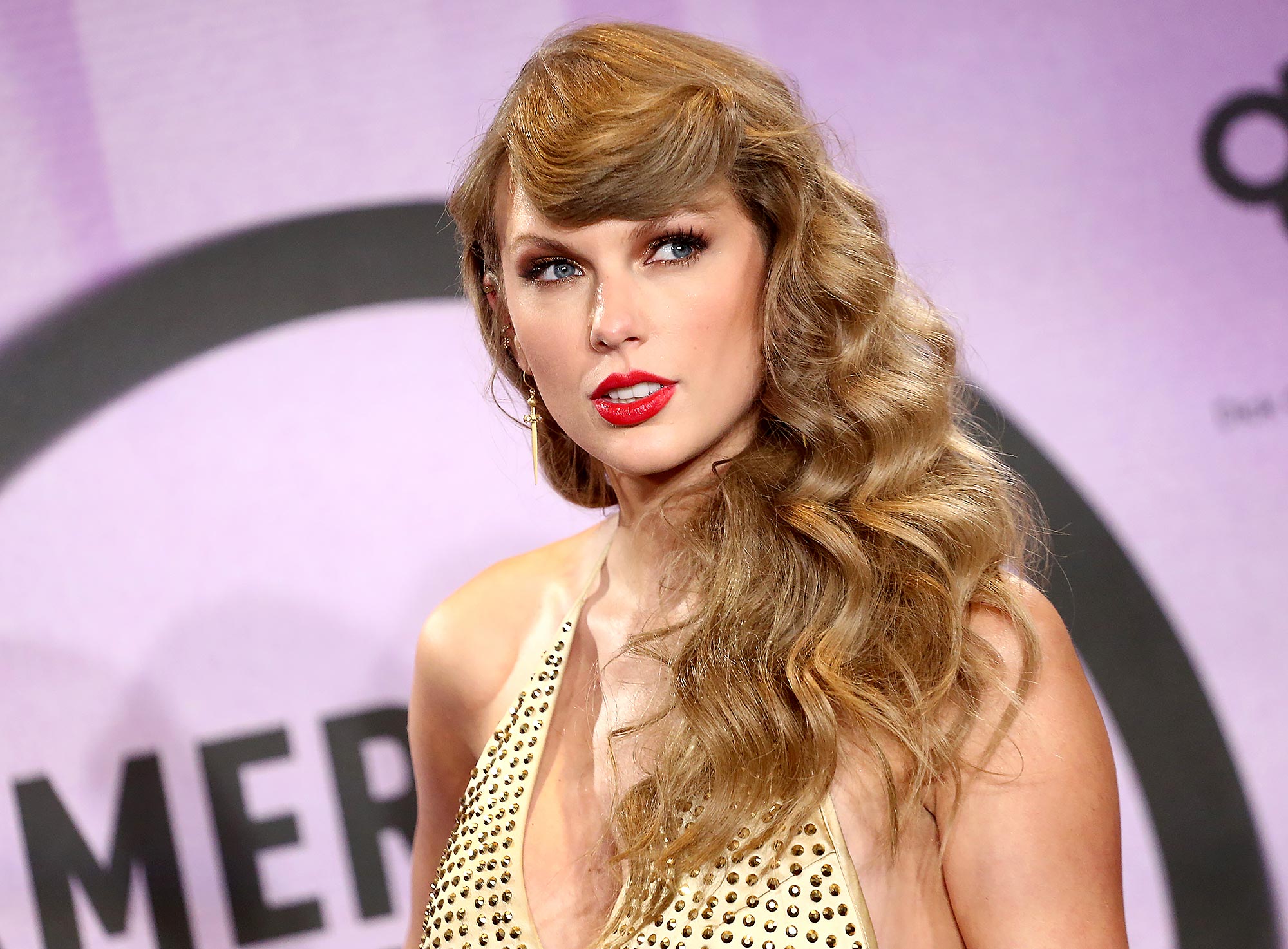 Philippines filling Taylor Swift void with Taylor Sheesh : NPR