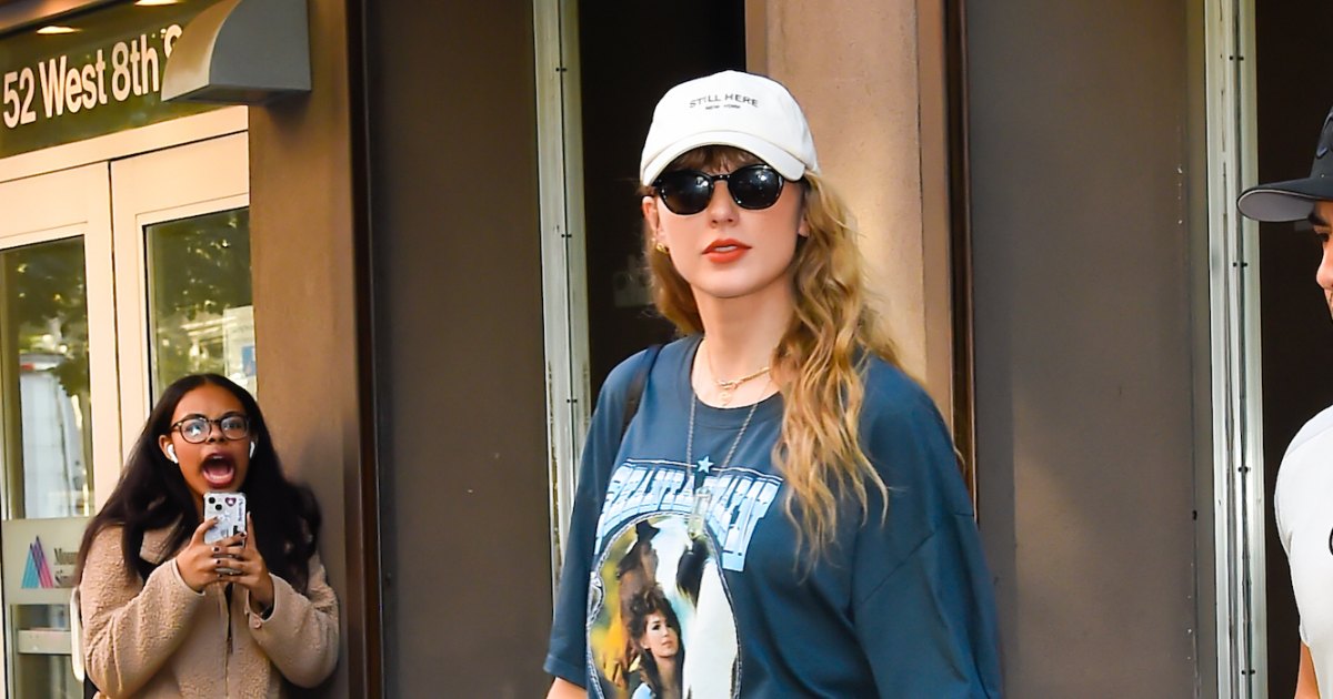 Taylor Swift Wore a Shania Twain T-Shirt and Biker Shorts in NYC