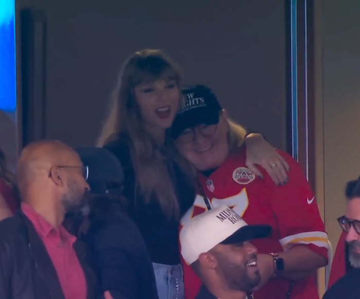 Taylor Swift With Travis Kelce's Mom Donna Kelce at Chiefs Game