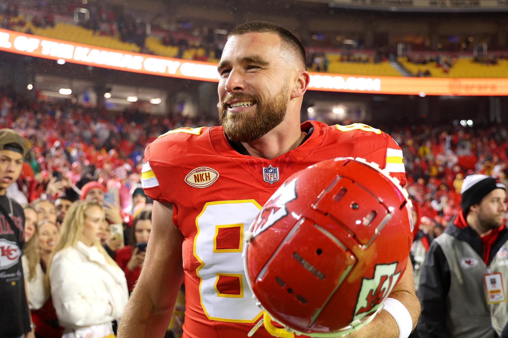 Travis Kelce Reacts to Taylor Swift-Inspired Sign at Chiefs Game