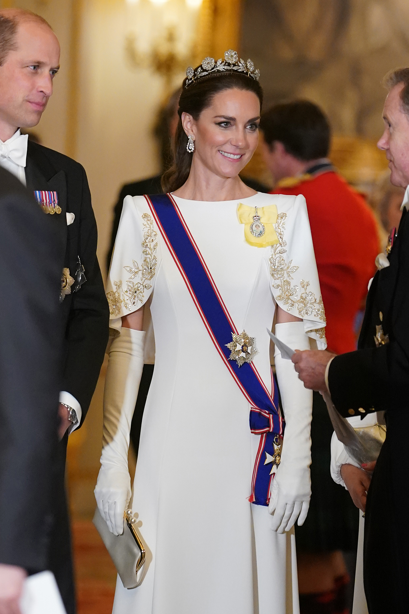 Kate Middleton's Favorite Handbag of All Time (Meghan Markle Owns it Too!)  - Dress Like A Du… | Kate middleton style outfits, Kate middleton outfits, Kate  middleton