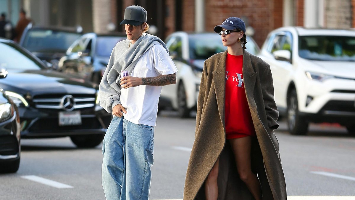 Justin Bieber forgets how to properly wear a sweatshirt and more star snaps