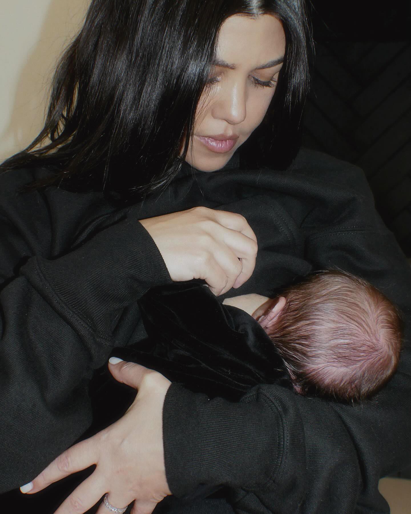 Kourtney Kardashians und Travis Barkers Sohn Rocky ist 1! Sehen Sie sich seine Babyfotos an