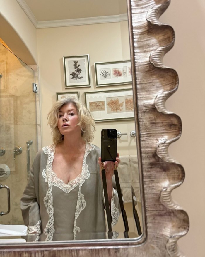 Martha Stewart Shows Off Her ‘beautiful Nightgown In Sultry Selfie