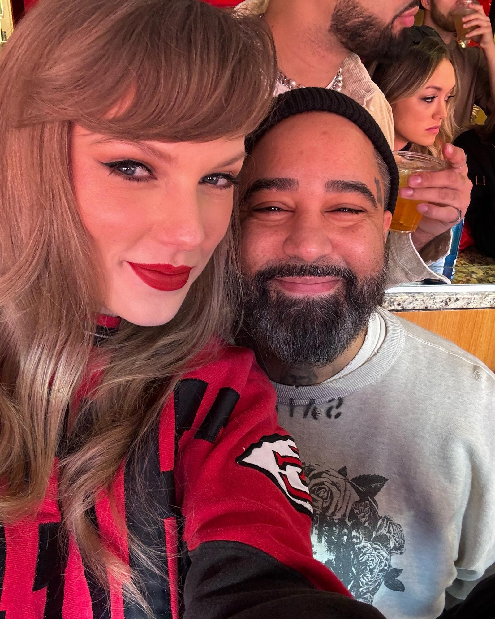 Taylor Swift Shows Support For Travis Kelce At Kansas City Chiefs Game Against The Buffalo Bills