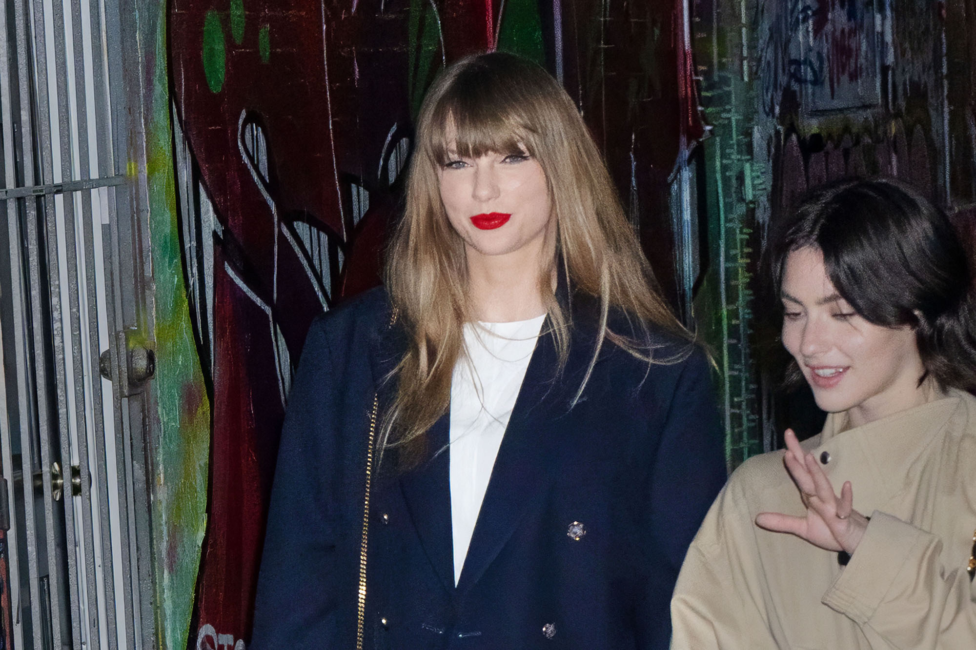 Taylor Swift Brings Back a Preppy Staple During an Outing in N.Y.C.