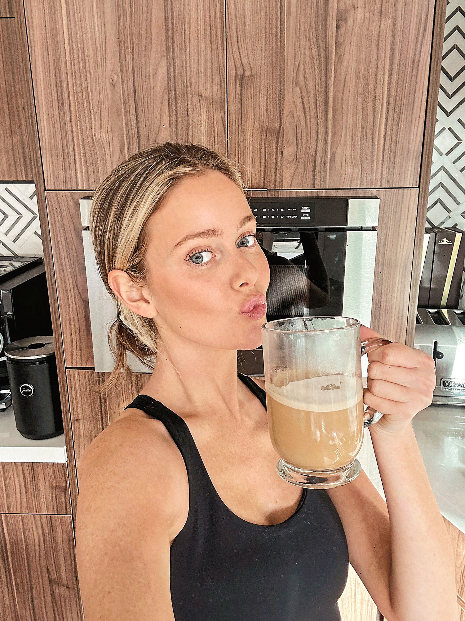 New Photo - Bachelor Nation's Hannah Godwin Achieves Balance With Self-Care | A1ZZQS3 | 2024-01-22 23:08:01