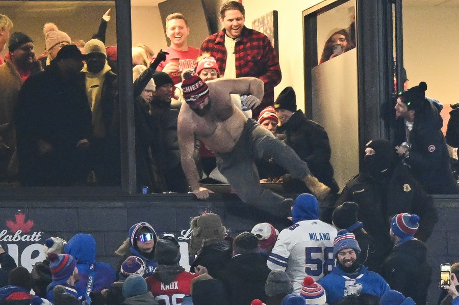 Jason Kelce Wanted to Take His Shirt Off Way Earlier at Bills Game 2