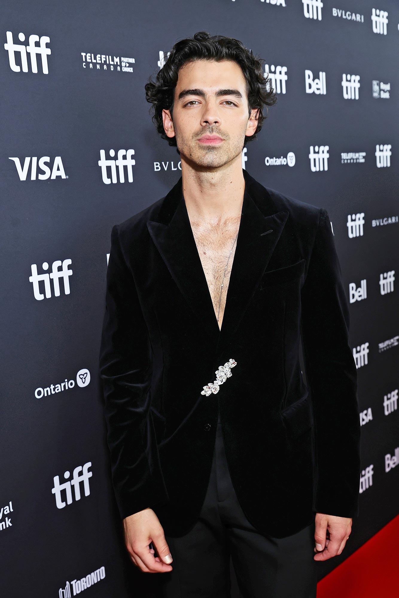 Joe Jonas 'Tự hào' được xếp hạng cao trên một trang web tôn sùng chân