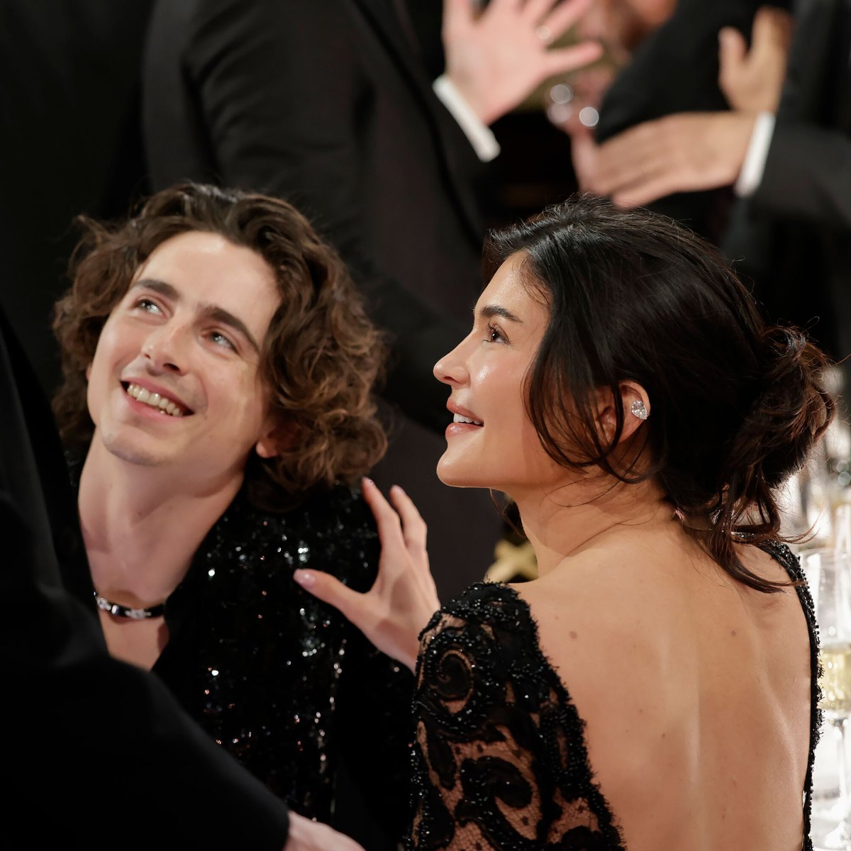 Kylie Jenner, Timothee Chalamet Kiss During Golden Globes Appearance ...
