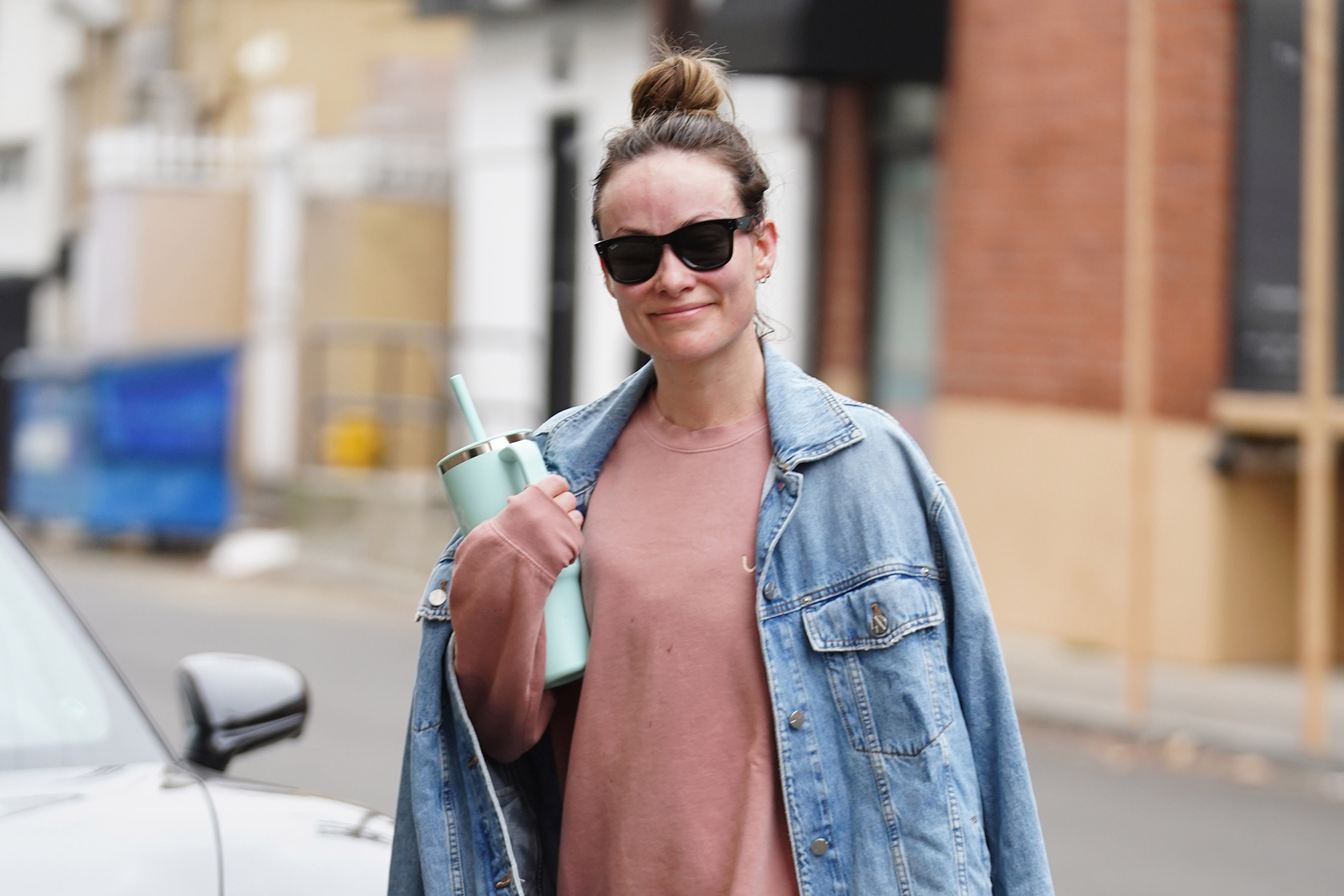 Olivia Wilde goes makeup free in form fitting gym leggings for a solo  pamper session in London | Daily Mail Online