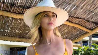 Sarah Michelle Gellar Swimsuits