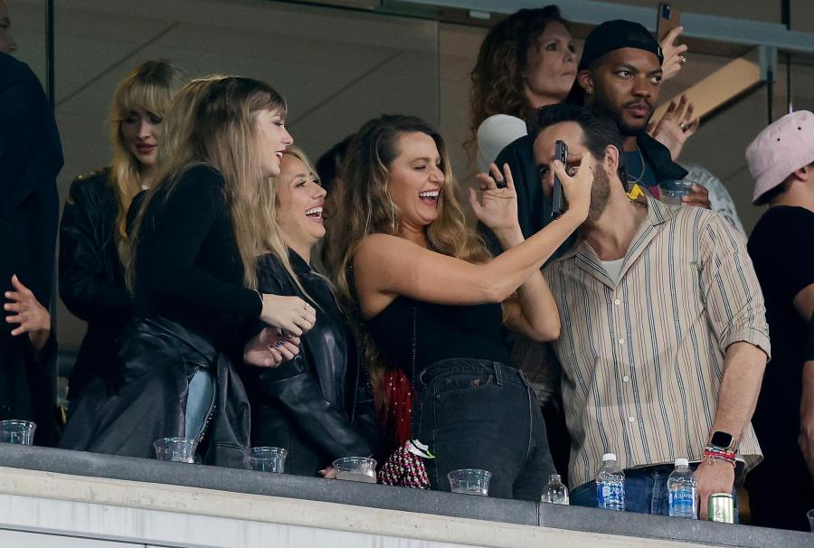 Taylor Swift and Brittany Mahomes Best BFF Moments- From Game Day Buddies to Girls Nights Out 077