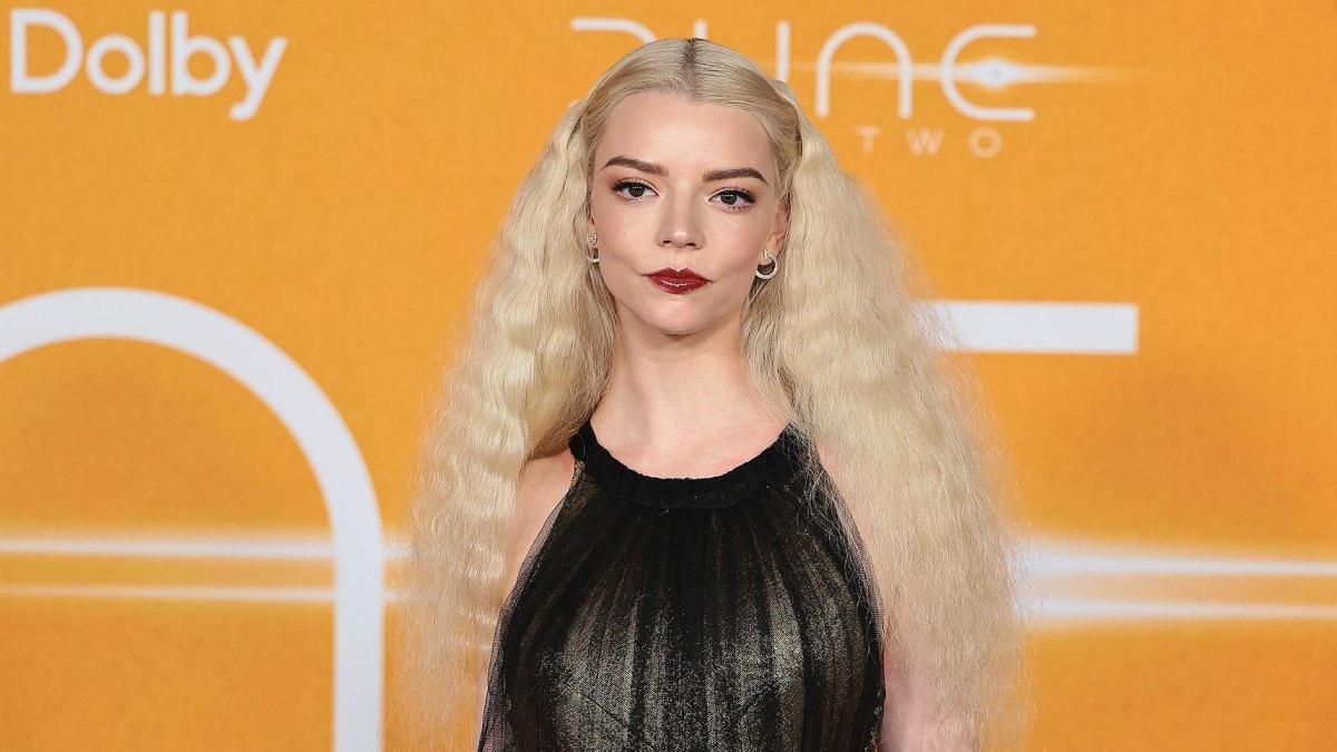 Anya Taylor-Joy shows us that we are still obsessed with the tiny waist