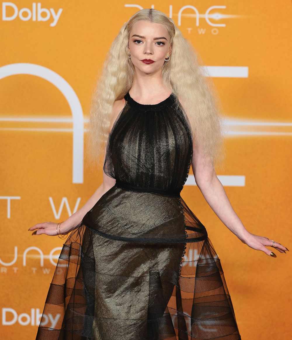 Feature Anya Taylor-Joy Corset