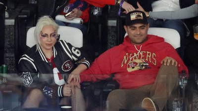 Lady Gaga e BF Michael Polansky fazem rara aparição pública no Super Bowl