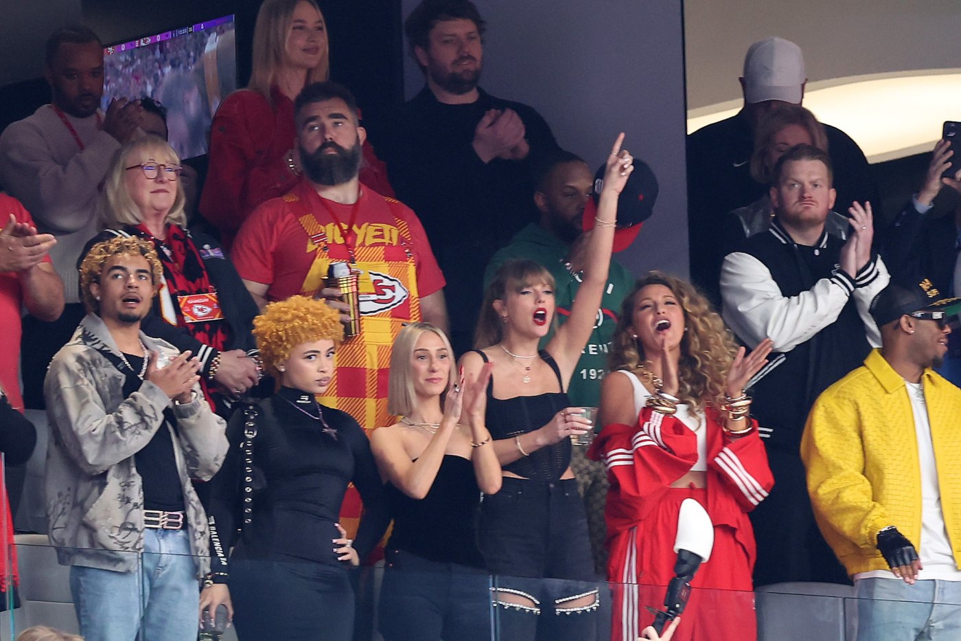 Jason, Kylie, Donna Kelce Attend 2024 Super Bowl for Travis Kelce | Us ...