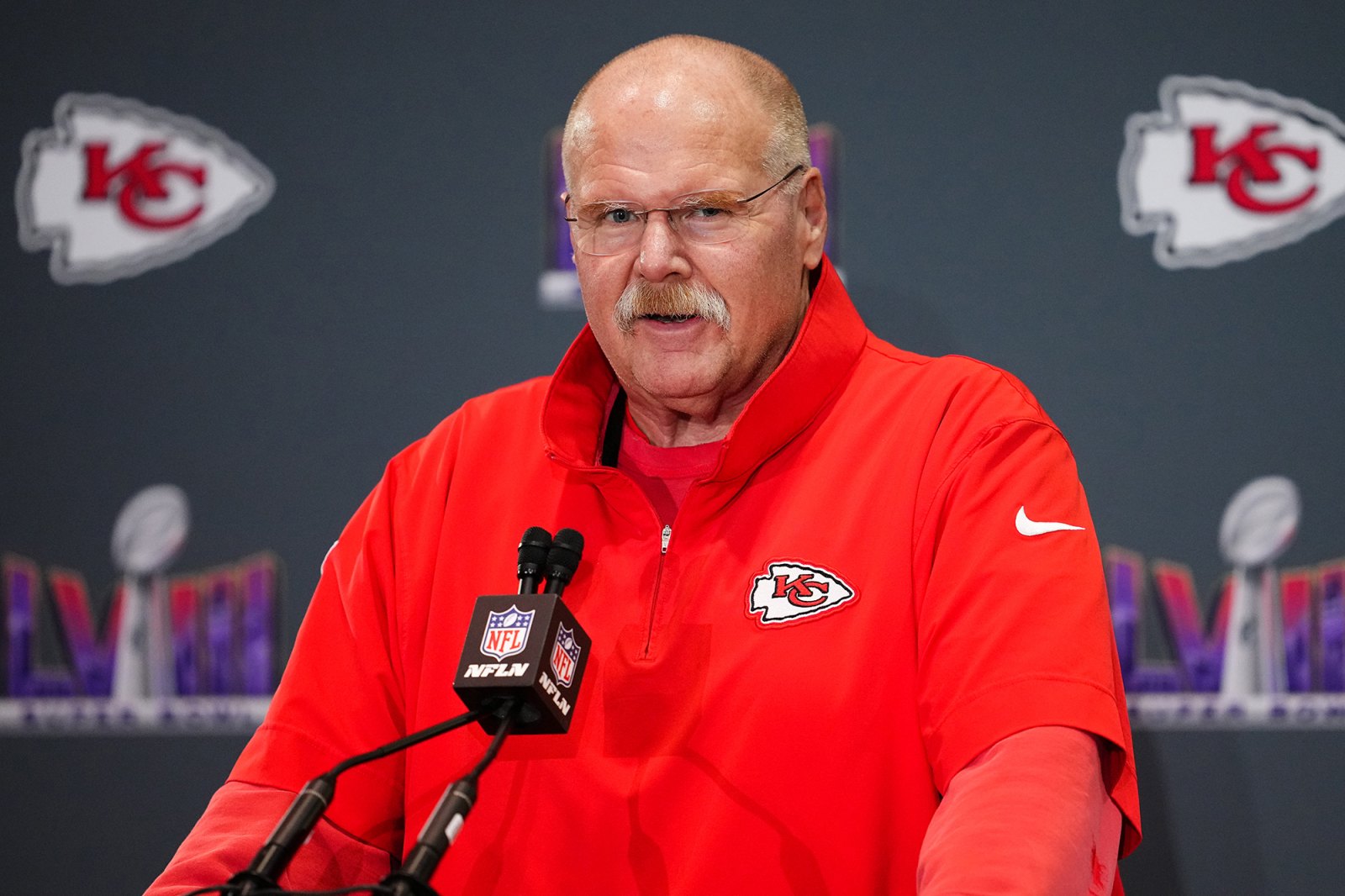 How Chiefs Coach Andy Reid Comforted Fans After Super Bowl Parade Shooting Us Weekly