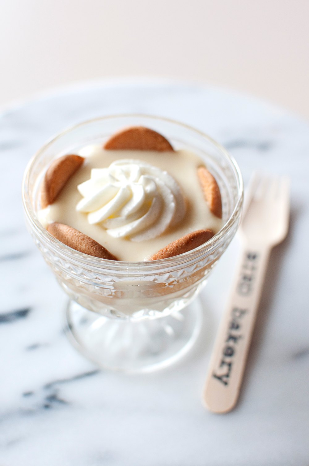 La recette de pudding à la banane d'Elizabeth Chambers s'inspire des souvenirs de pâtisserie avec sa grand-mère