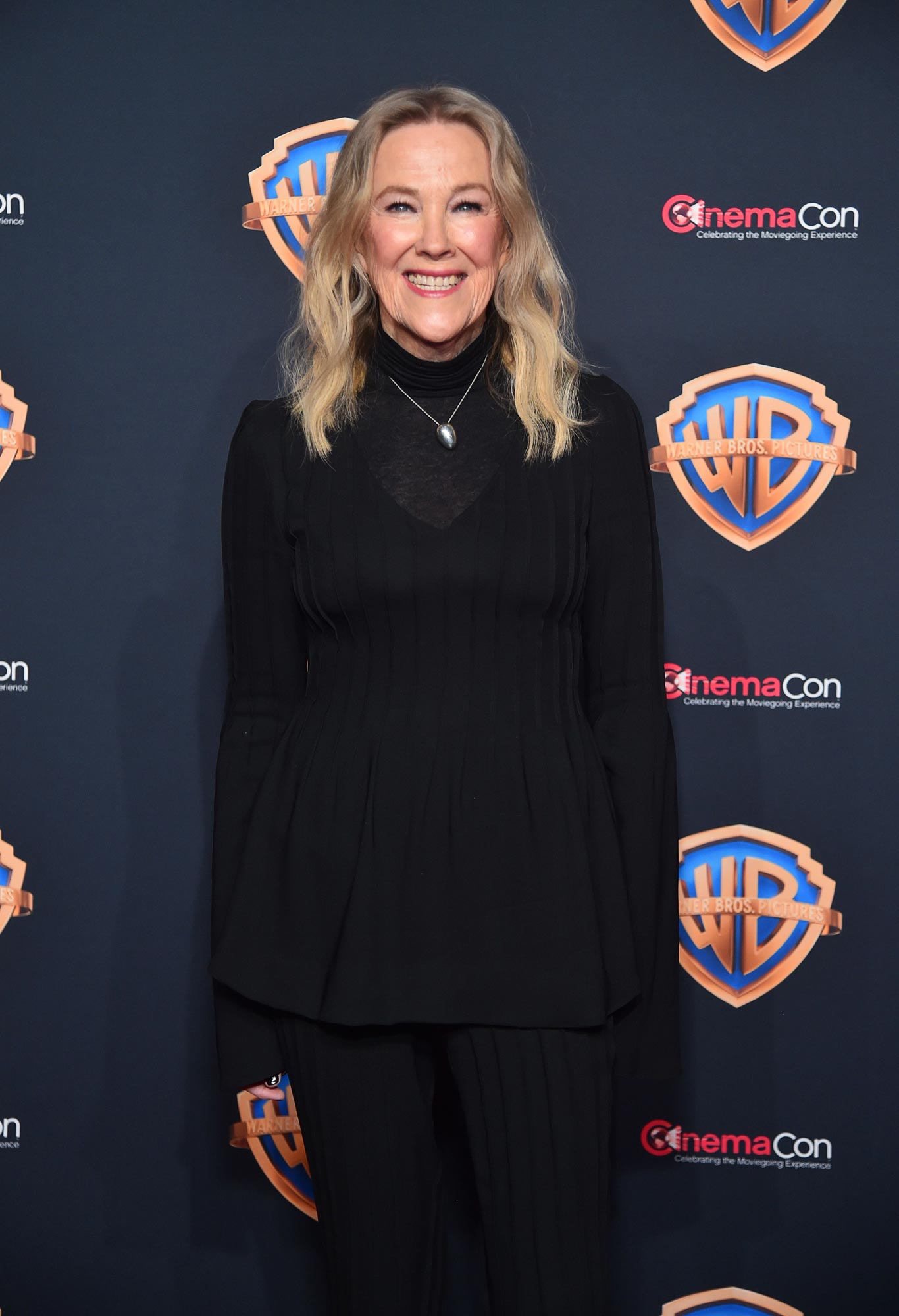 New Photo - If People Don't Like 'Beetlejuice' Sequel Catherine O'Hara Says 'F—k Them' | 1TMSKSU | 2024-04-12 13:08:01