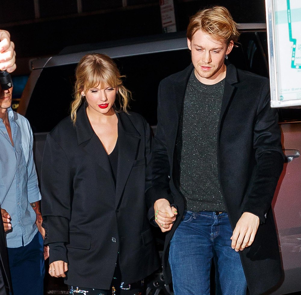 Did Taylor Swift ever feel comfortable in a romance with Joe Alwyn?  Your previous music cues, maybe not 453