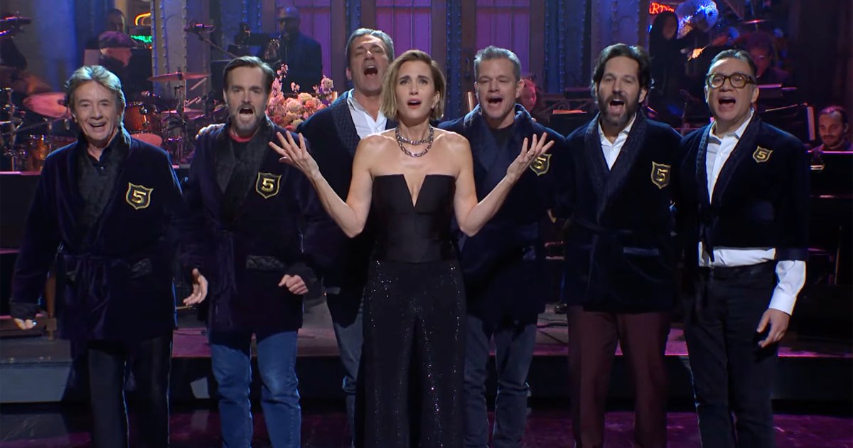 SNL Recap: Kristen Wiig Gets Five-Timers Robe From Ryan Gosling, More